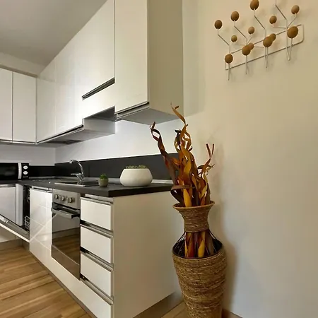Stylish Apt With Balcony In Milan Mediolan