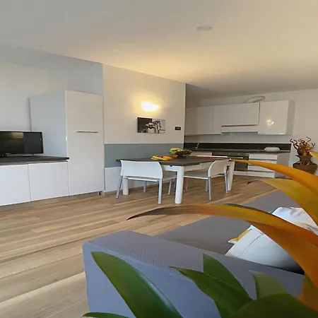 Stylish Apt With Balcony In Milan Apartament